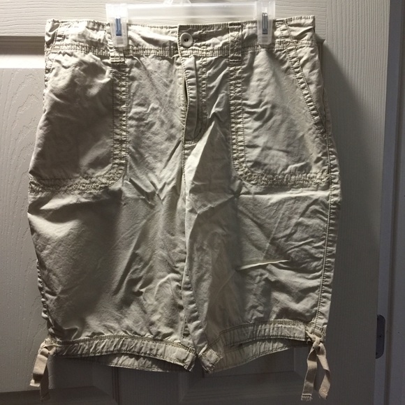 Comfortable cargo shorts with an elastic waistband - Picture 2 of 2
